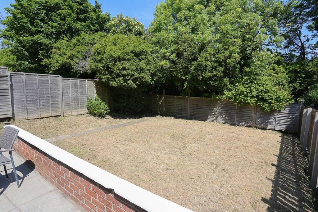 2 Bedroom House In Belfast With Garden Екстериор снимка