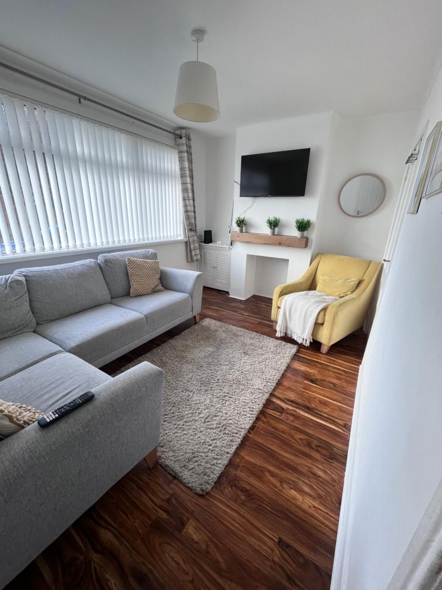 2 Bedroom House In Belfast With Garden Екстериор снимка